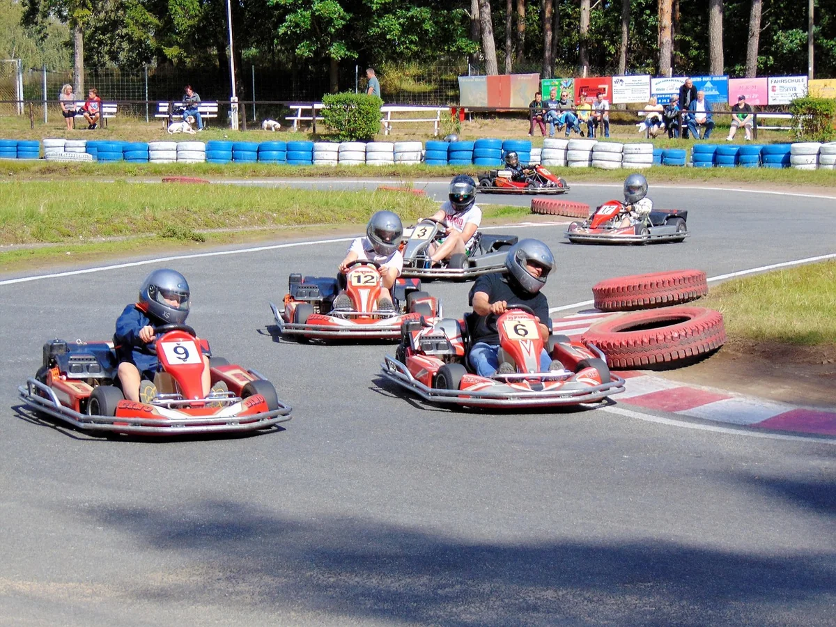 Découvrez les meilleures pistes de karting en France : guide ultime 2026
